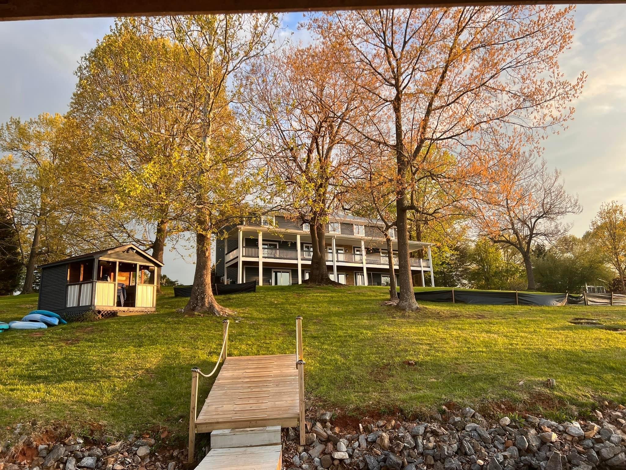We Stayed at this House Right on Smith Mountain Lake Huddleston, VA The Travel Life
