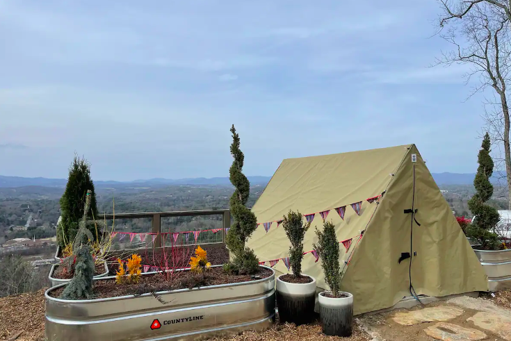 Overtekenen zebra Glad Surprise! This Tent Actually Has a 12 ft Slide in it! Great views of the  Blue Ridge Mountains, just 10 minutes from Downtown | Asheville, NC - The Travel  Life